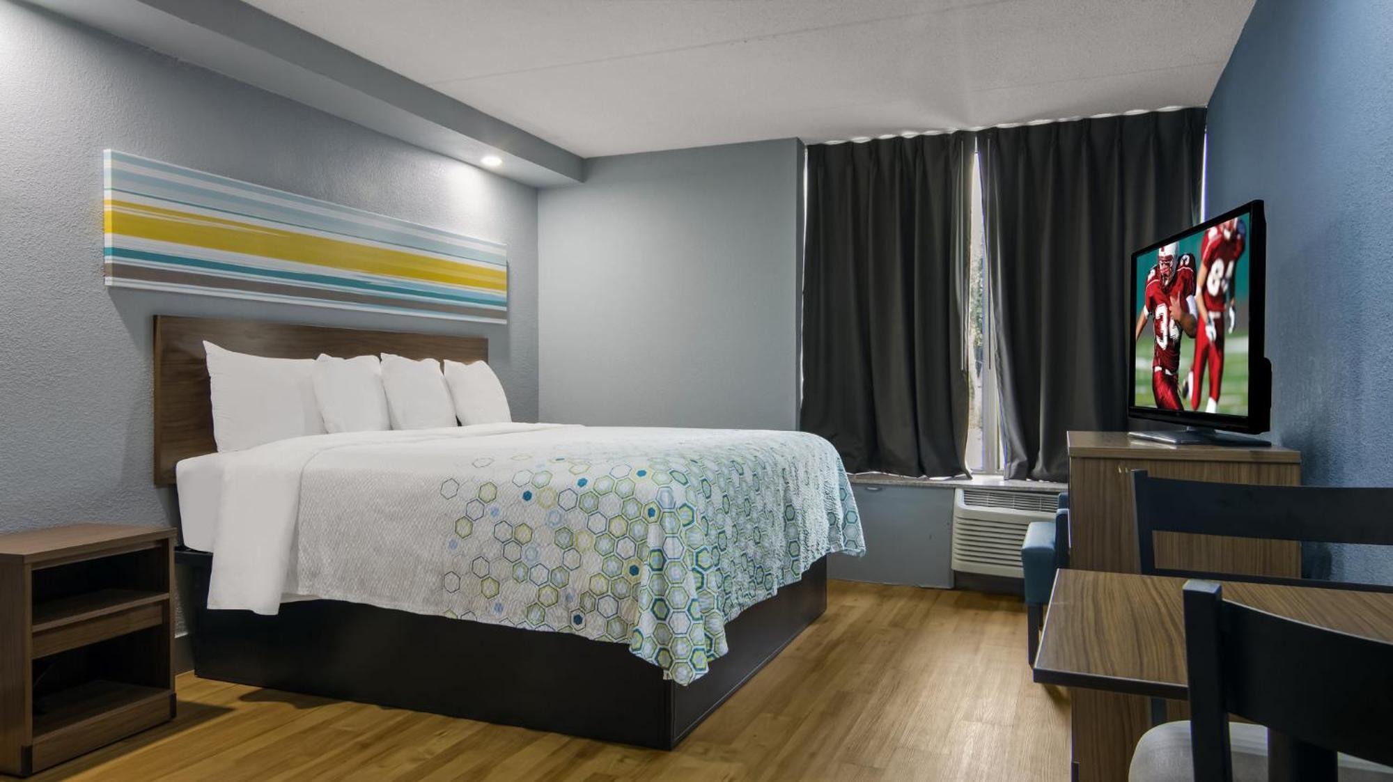 Hometowne Studios By Red Roof And Conference Center Chicago - N Aurora Naperville North Aurora Extérieur photo